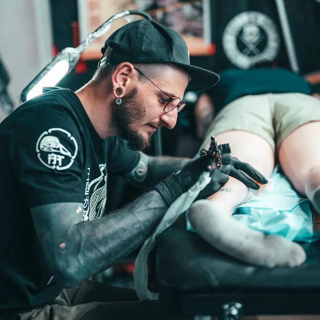 Victor DELVAL alias l’aiguilleur tatoueur